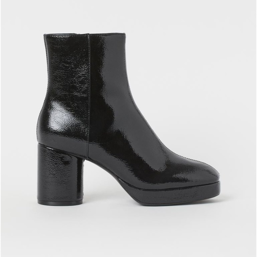 H & M black heeled platform boots Warm-lined high profile boots size 9.5